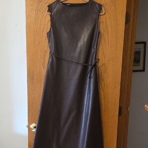 Chic Sleeveless Brown Midi Dress